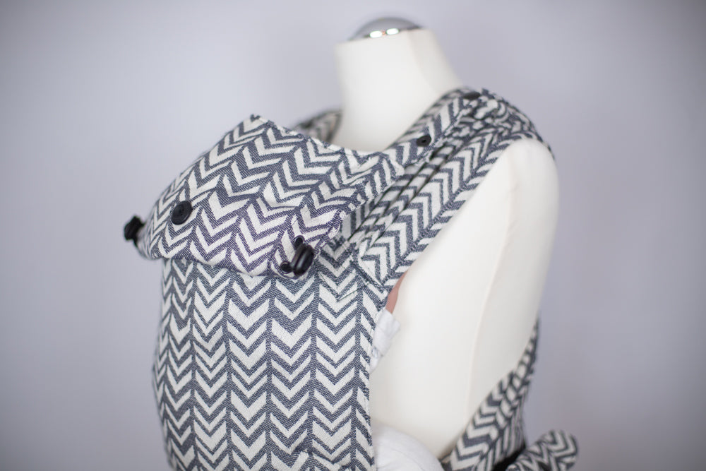 Tragehilfe EASY FLOW Halfbuckle Wrap Con - Arrows darkblue - Babysize