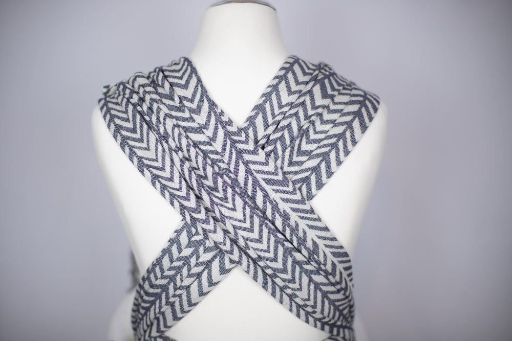 Tragehilfe EASY FLOW Halfbuckle Wrap Con - Arrows darkblue - Babysize