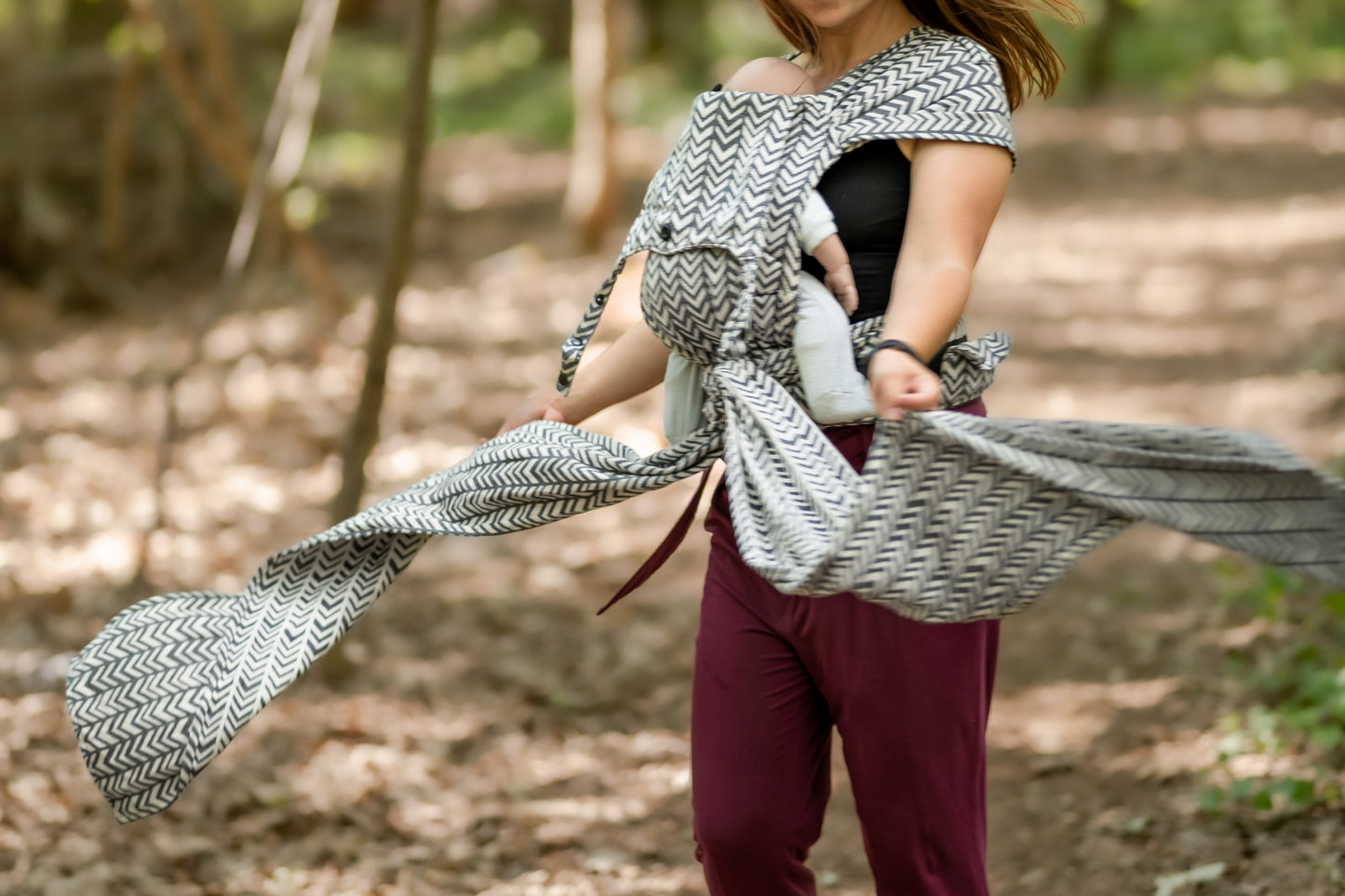 Tragehilfe EASY FLOW Halfbuckle Wrap Con - Arrows darkblue - Babysize